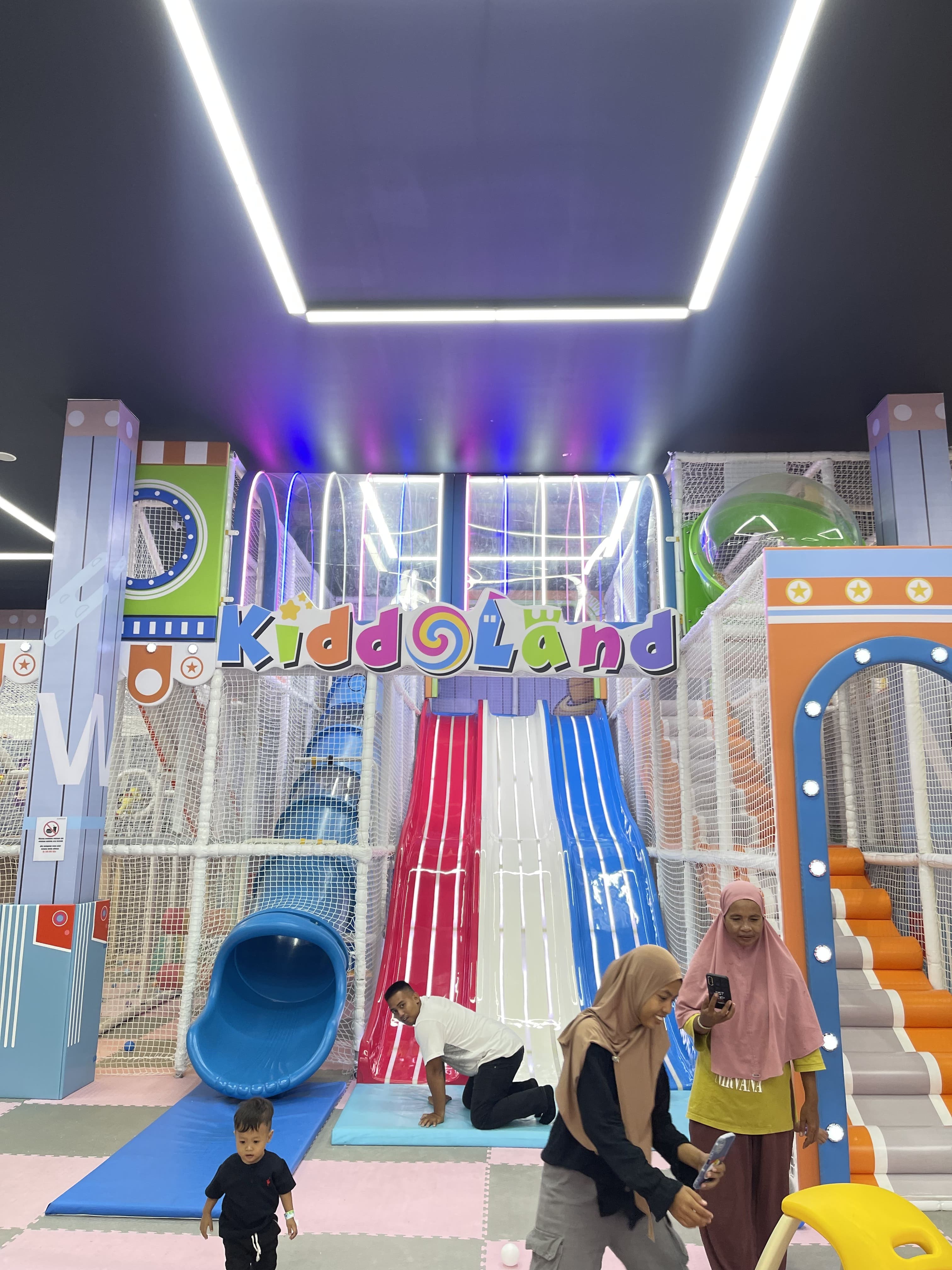 https://apiv2.easyticket.id/storage/destination/da968489-c4f3-43b2-aa65-bc02e070a87c.jpeg
